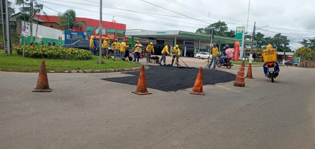 Prefeitura de Rio Branco já beneficiou 202 ruas com serviços de tapa-buracos em 2021 5 Foto Dircom 2 6