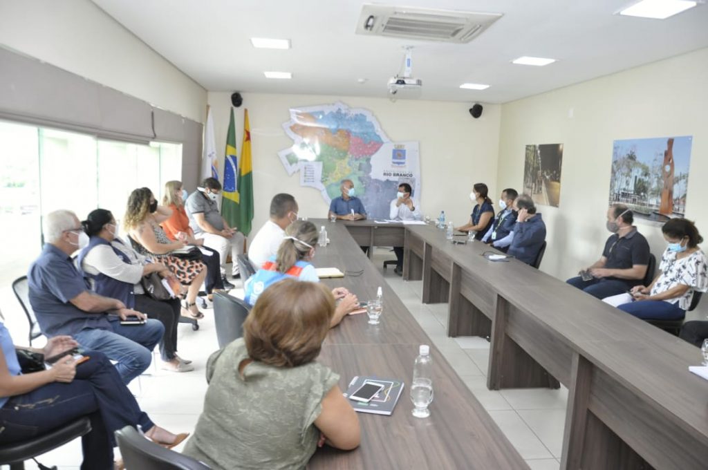 Força-tarefa discute ações para enfrentar alagação, dengue e covid-19 1 Foto Dircom 9 13