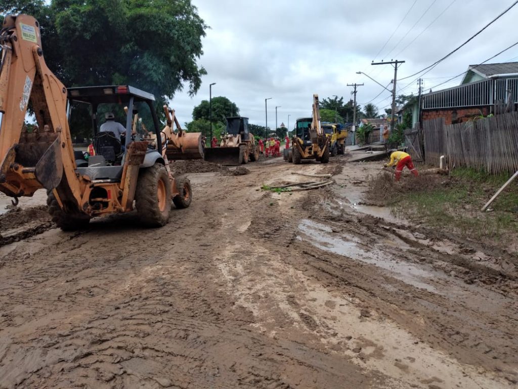 Equipes da prefeitura começam limpeza e higienização pós-enchente em bairros de Rio Branco 5 Foto Dircom 3 2