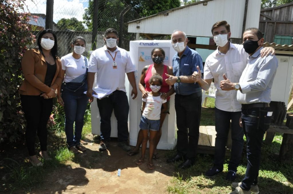 Município e Energisa entregam refrigeradores para famílias atingidas pela alagação 4 Foto Dircom 15