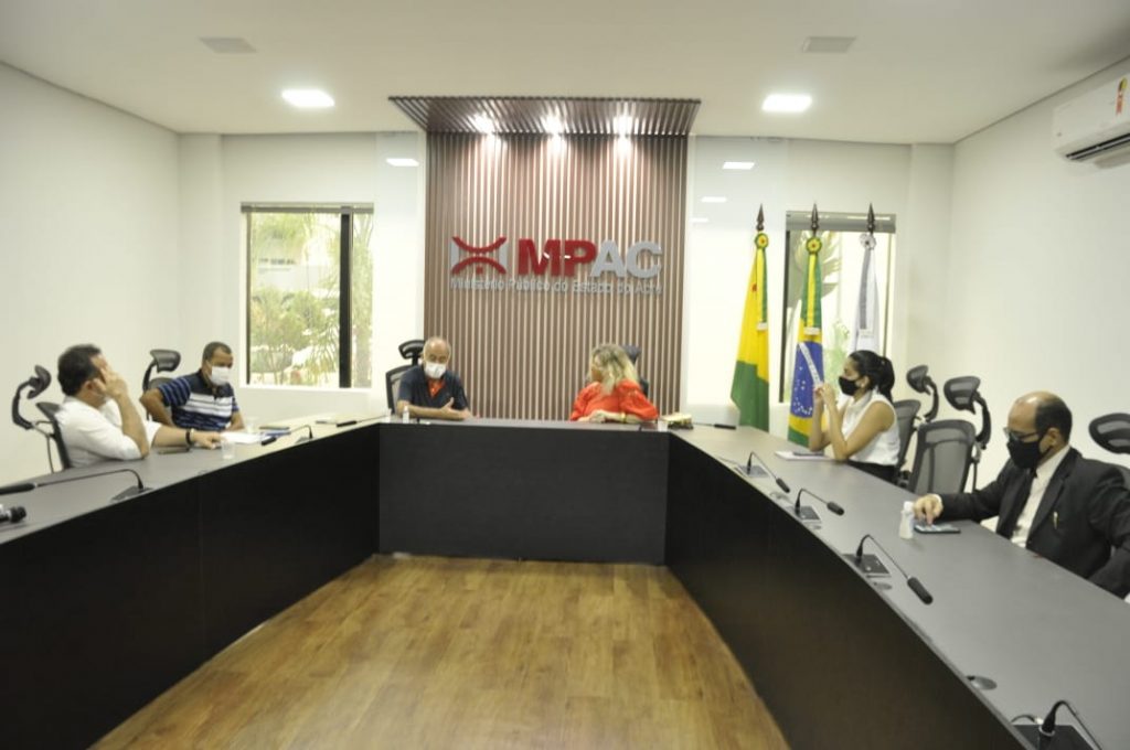 Prefeito de Rio Branco se reúne com Ministério Público do Acre para falar sobre transporte coletivo 5 Foto Dircom 15 4