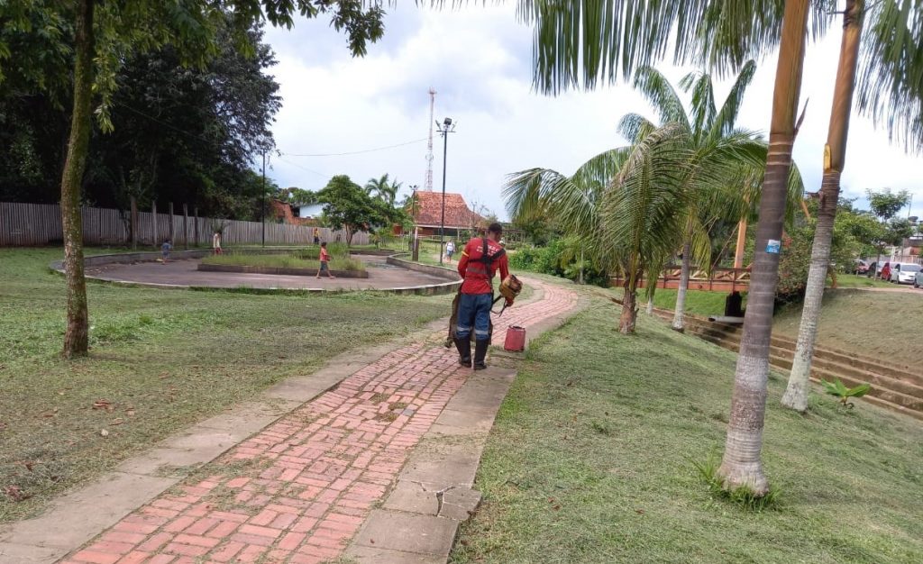 Prefeitura de Rio Branco assina contrato com nova empresa de limpeza 4 Foto Dircom 2 10