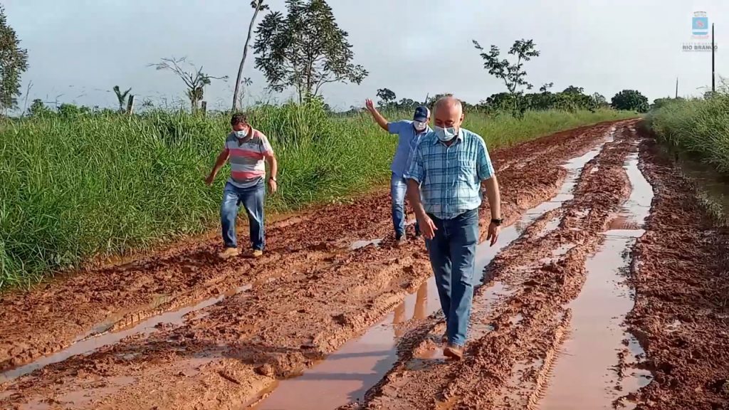 Prefeito e secretários constatam má qualidade nos ramais do Assentamento Moreno Maia 3 Screenshot from 2021 04 14 16 37 58 Easy Resize.com