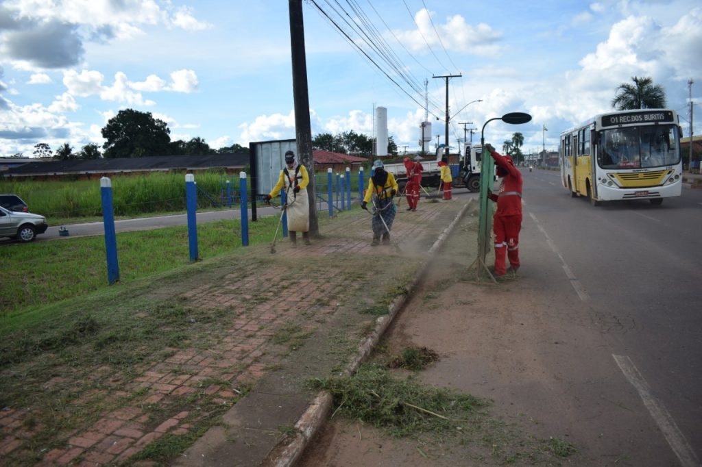 Prefeitura realiza operação de limpeza na Via Chico Mendes 3 WhatsApp Image 2021 04 01 at 12.16.44 1