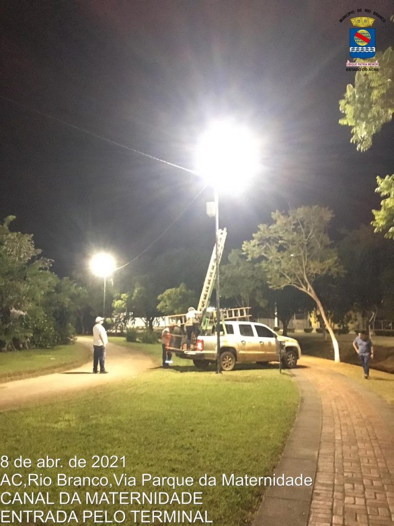 Prefeitura faz manutenção da iluminação pública em diversos pontos de Rio Branco 2 WhatsApp Image 2021 04 13 at 15.05.58