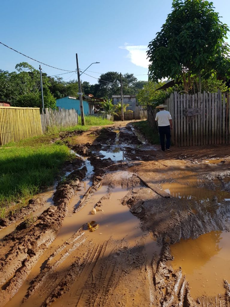 Região da “Sapolândia” é beneficiada com serviços da Prefeitura de Rio Branco 3 WhatsApp Image 2021 04 30 at 12.58.42