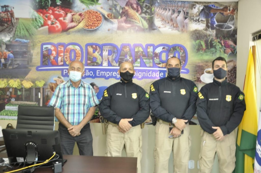 Superintendente da PRF realiza visita na Prefeitura de Rio Branco para fortalecer parcerias 4 WhatsApp Image 2021 04 30 at 18.37.33