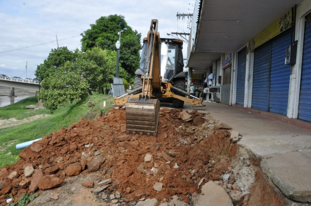 Prefeitura inicia obras de recomposição de solo no Calçadão Raimundo Escócio 7 CALCADAO RAIMUNDO ESCOCIO DIRCOM