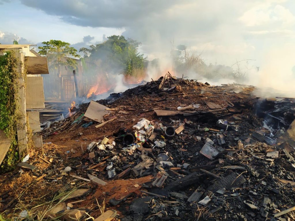 Prefeitura de Rio Branco lança campanha contra as queimadas urbanas 3 QUEIMADAS URBANAS 28 05 17