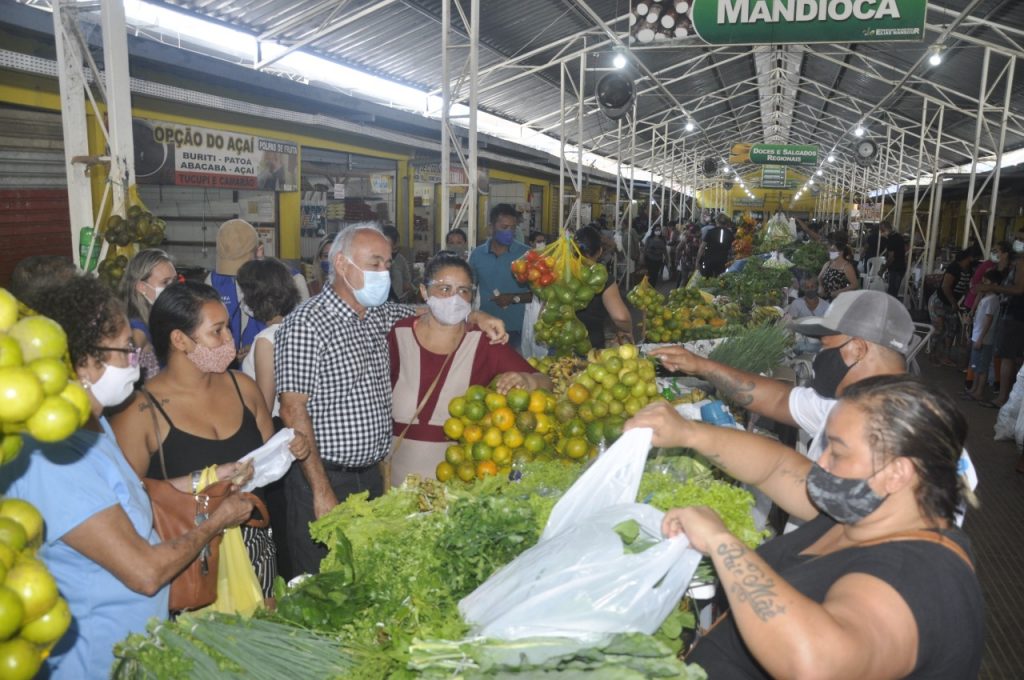 Prefeito Tião Bocalom visita mercados, parabeniza trabalhadores e é recebido com carinho 1 WhatsApp Image 2021 05 01 at 13.14.48