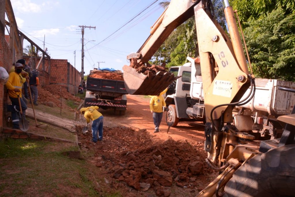 Prefeitura de Rio Branco realiza obras de recomposição de solo e desobstrução no bairro Vitória 4 Prefeitura de Rio Branco realiza obras de recomposicao de solo e desobstrucao no bairro Vitoria 5 7 21 16