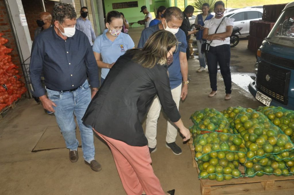 Prefeita em exercício visita secretaria Municipal de Agricultura Familiar e Desenvolvimento Econômico 3 WhatsApp Image 2021 08 11 at 17.18.20