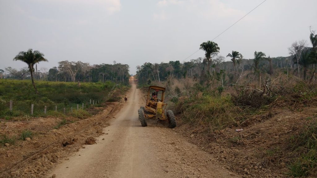 Secretaria de Agricultura Familiar faz trabalho paliativo no ramal 74 do Espalha 4 WhatsApp Image 2021 08 18 at 14.49.23