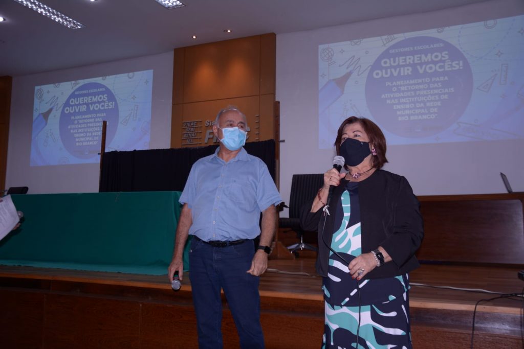 Prefeitura reúne educadores para o planejamento e a elaboração do retorno às aulas na rede municipal de ensino 8 WhatsApp Image 2021 08 18 at 17.56.41 1 1