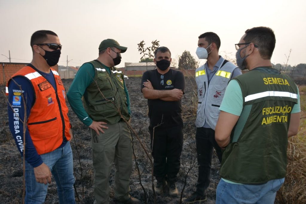 Força tarefa liderada pela Semeia trabalha 24h por dia no combate às queimadas urbanas 3 WhatsApp Image 2021 08 21 at 16.50.18 2