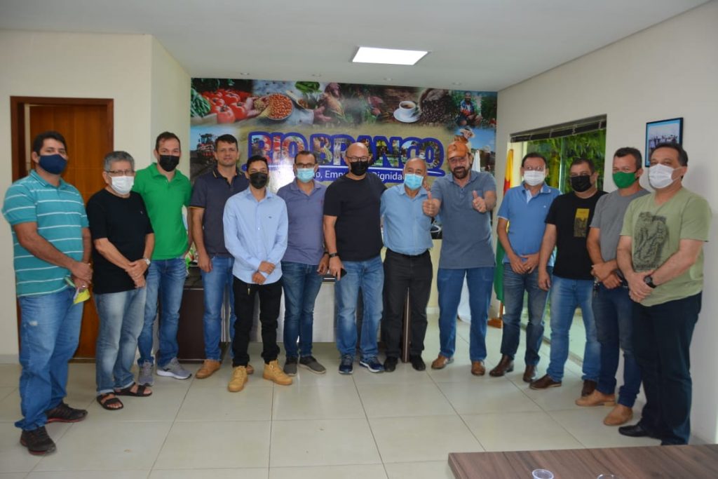 Prefeito de Rio Branco recebe empresários da construção civil para tratar de terraplanagem e edificações na capital 1 WhatsApp Image 2021 09 04 at 11.29.40