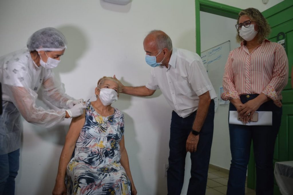 Prefeitura antecipa dose de reforço da vacina contra a covid-19 para idosos acima dos 70 anos e imunossuprimidos 1 WhatsApp Image 2021 09 09 at 11.02.30 1