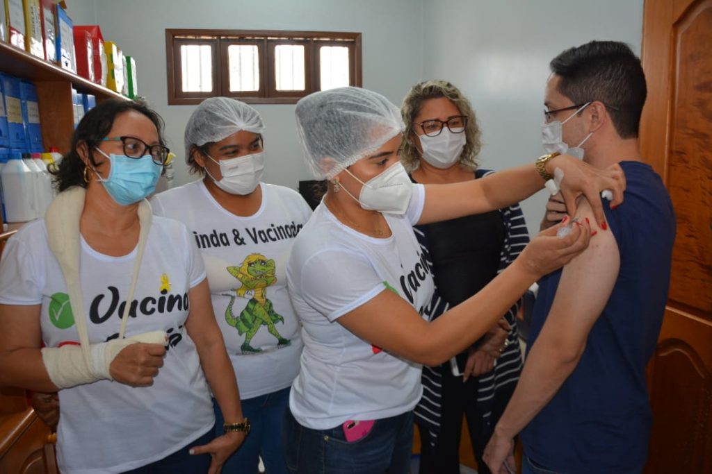 Mutirão de vacinação é realizado nesta sexta e sábado, pela Prefeitura, na Escola Berta Vieira 4 WhatsApp Image 2021 09 10 at 18.10.44