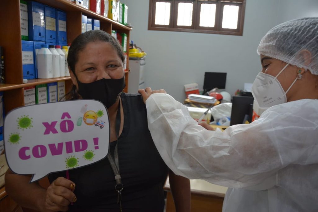 Prefeitura de Rio Branco realiza mutirão de vacinação na Escola Berta Vieira nesta sexta e sábado 5 WhatsApp Image 2021 09 10 at 18.10.49 2