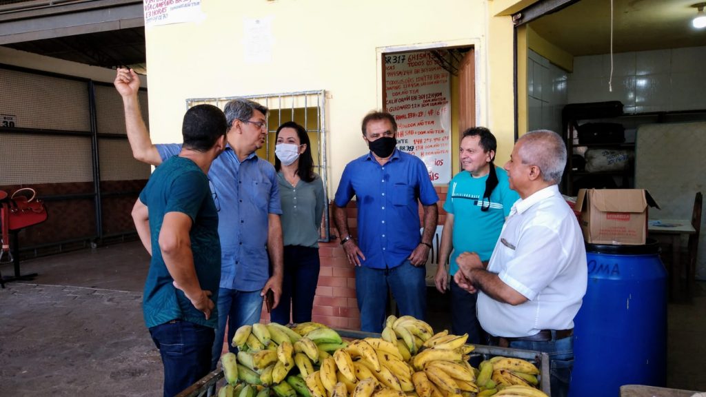 Secretário de Agricultura e senadora visitam mercado municipal do bairro Seis de Agosto 1 WhatsApp Image 2021 09 13 at 12.26.30