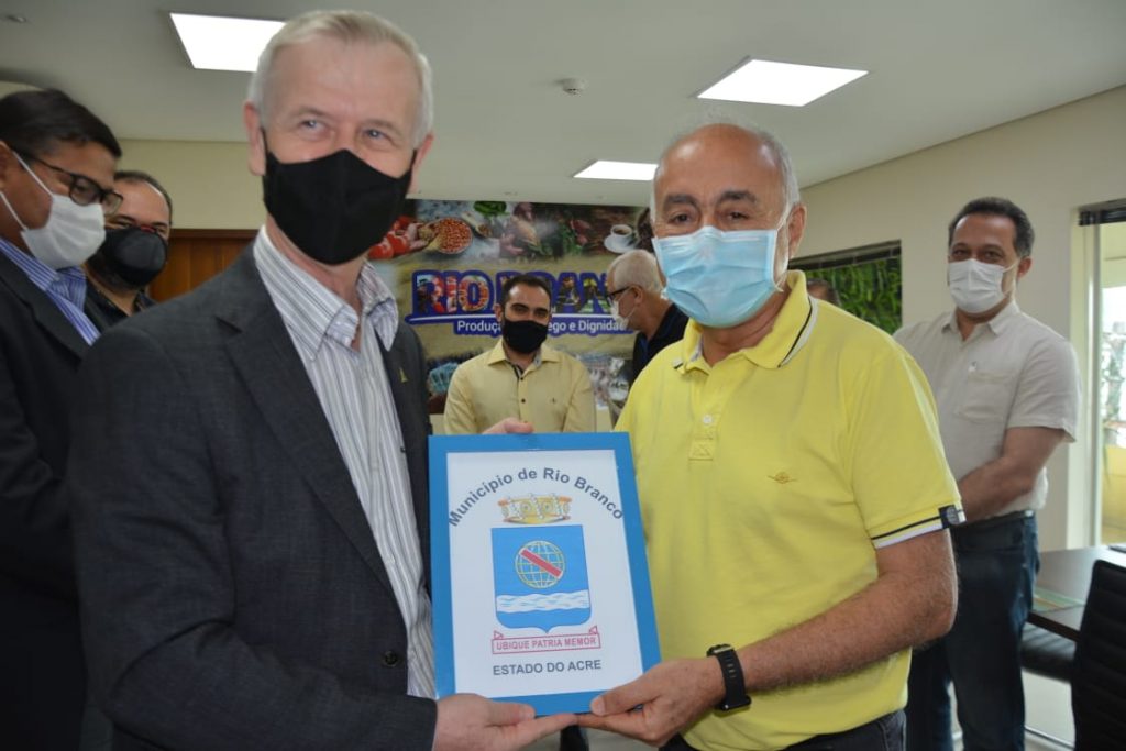 Bocalom recebe a visita do superintendente da Suframa e fala sobre desenvolvimento sustentável 7 WhatsApp Image 2021 09 16 at 12.50.39 1