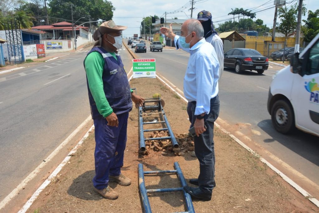 Prefeito Tião Bocalom acompanha técnicos da Funtac na análise de solo do local onde prefeitura vai construir elevado 8 WhatsApp Image 2021 09 17 at 13.29.41 3