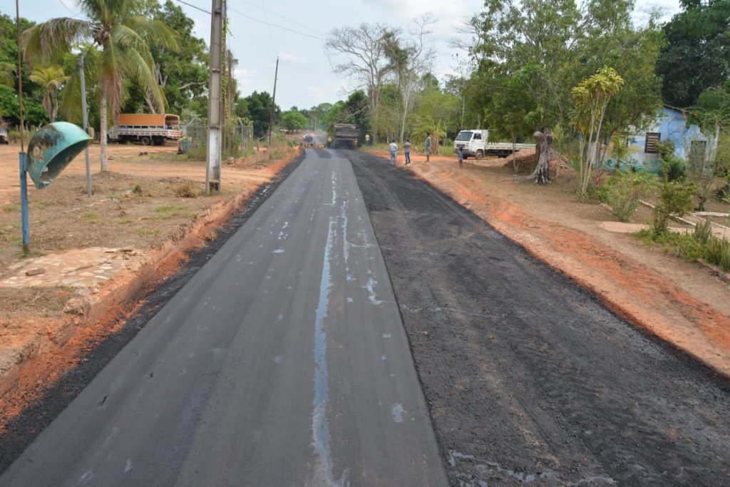 Prefeitura de Rio Branco leva asfalto ao ramal Cinco Mil e anima moradores 9 WhatsApp Image 2021 09 18 at 11.49.36