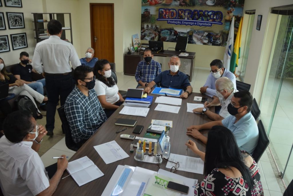 Prefeito de Rio Branco se reúne com secretários para alinhar trabalhos de reversão do Depasa para o Saerb 8 WhatsApp Image 2021 09 22 at 10.10.08