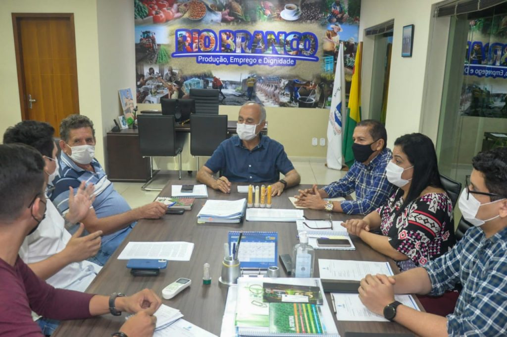 Prefeito participa de reunião de alinhamento de implantação do projeto Destinos Turísticos Inteligentes 7 WhatsApp Image 2021 09 22 at 20.43.51