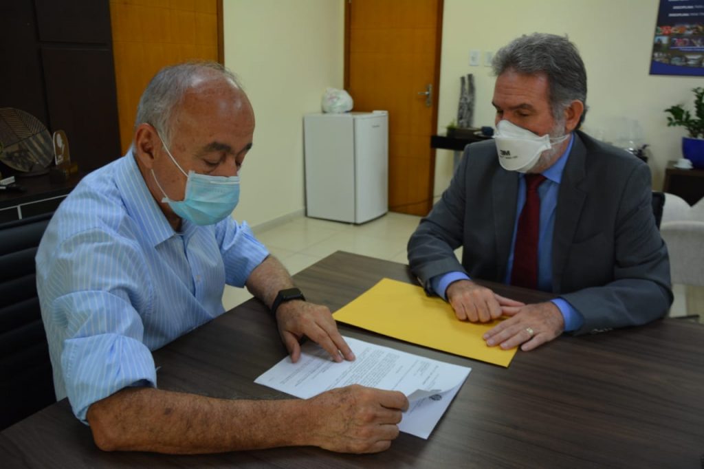 Prefeito assina parceria com o TRE/AC que permitirá ampliação da Alameda Ministro Miguel Ferrante 7 WhatsApp Image 2021 09 27 at 19.08.28 1