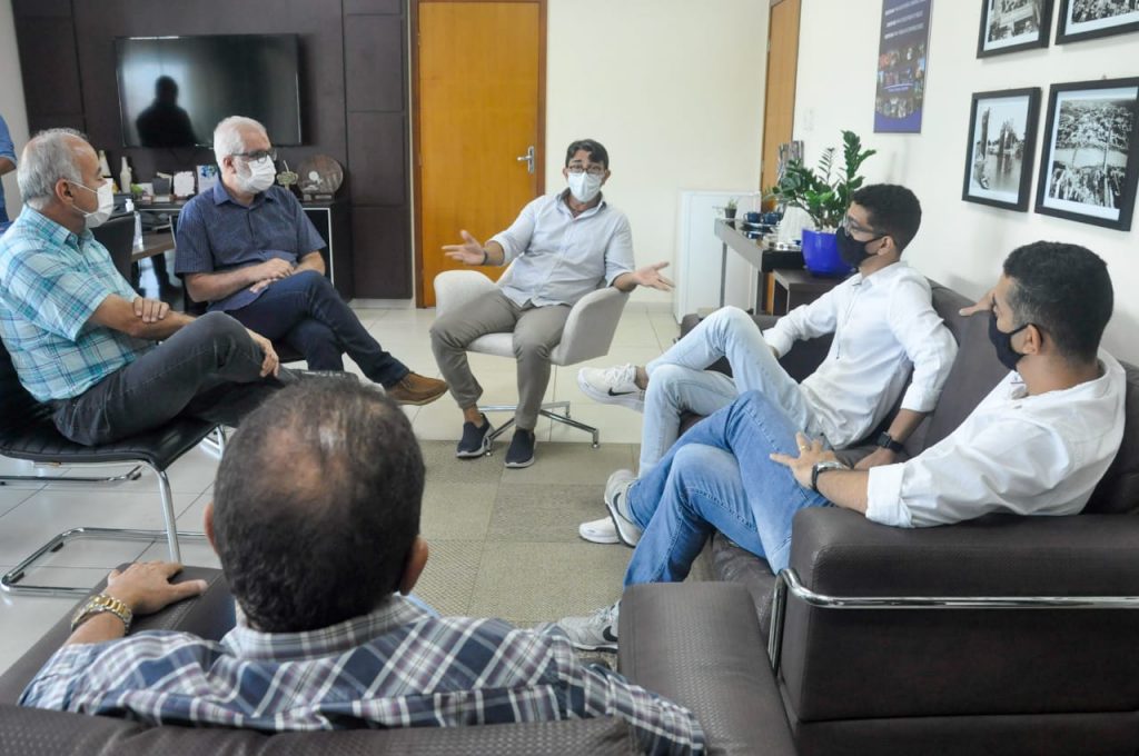 Prefeito de Rio Branco recebe presidente da Fundação Elias Mansour para tratar de parcerias para a cultura 3 Prefeito de Rio Branco recebe presidente da FEM 01 1021 3