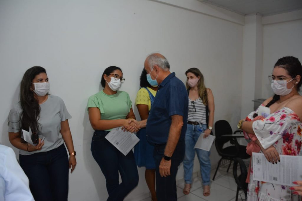 Prefeito participa de solenidade de posse dos aprovados em processo seletivo da Seme 4 WhatsApp Image 2021 10 14 at 13.38.24 1