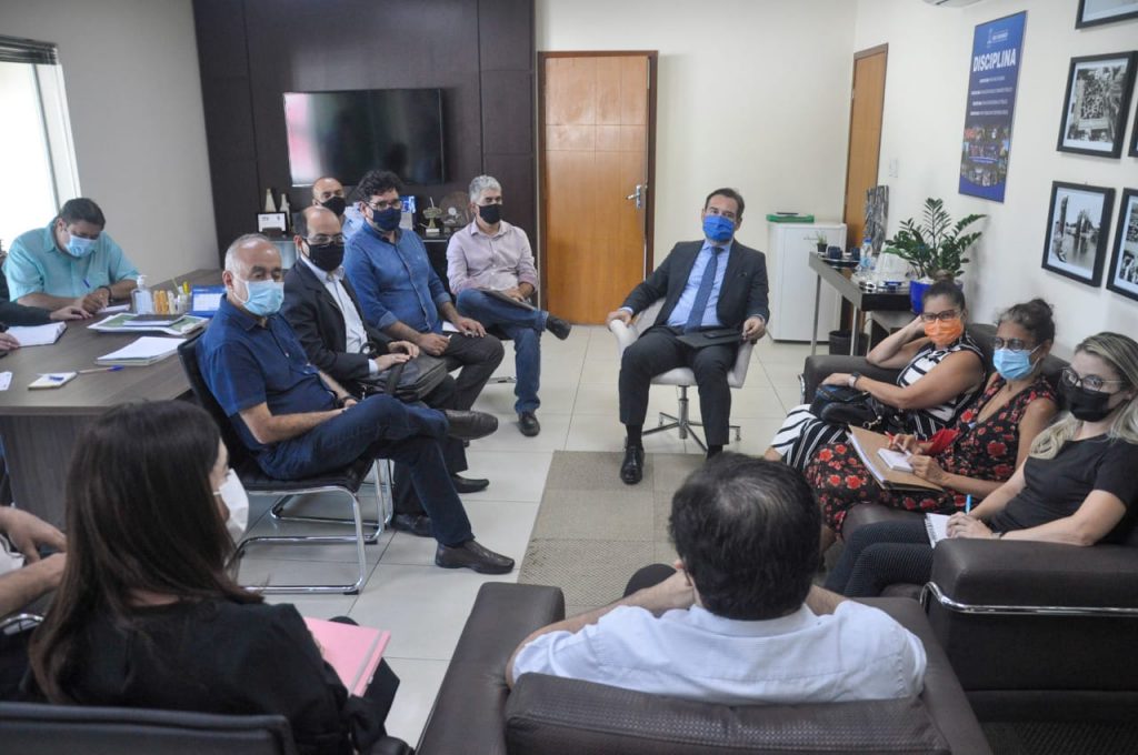 Prefeito de Rio Branco recebe promotores de justiça do MPE em seu gabinete 3 WhatsApp Image 2021 10 14 at 18.40.30