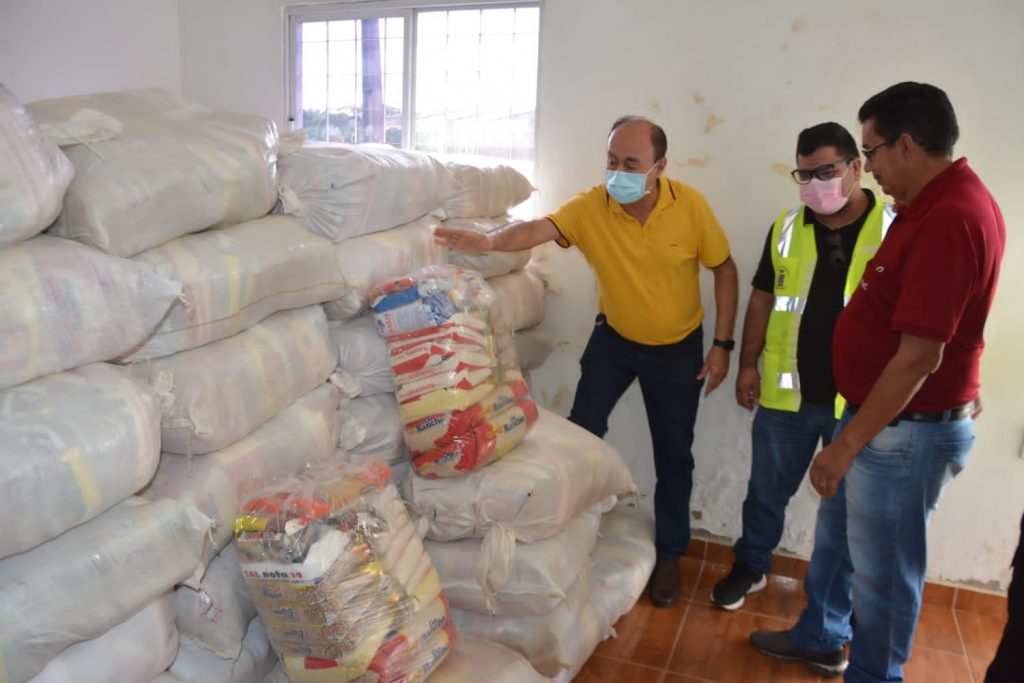 Prefeito cobra do Sindicol a entrega dos sacolões completos aos funcionários das empresas de transporte coletivo 3 IMG 20220205 WA0046