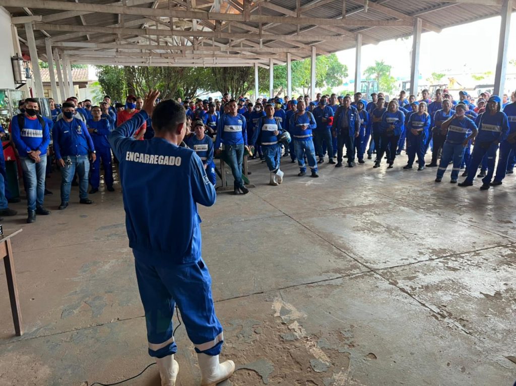 Zeladoria da Cidade intensifica os trabalhos de combate à dengue com a contratação de 115 novos trabalhadores 1 ORINTACAO ZELADORIA COMBATE A DEGUE 5 1 22 3