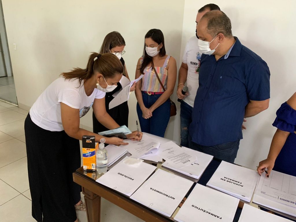 Prefeitura de Rio Branco empossa servidores 18 1 22 5