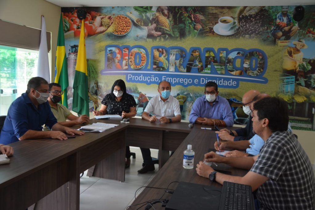 Prefeitura de Rio Branco se reune com Sindicato d 4