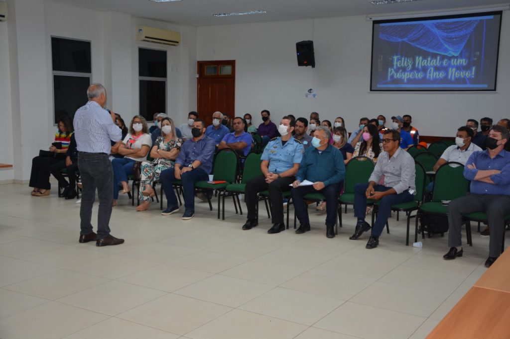 REUNIAO AMAC PREFEITO E SECRETARIOS 15 12 21 10