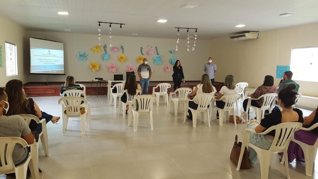 Prefeitura de Rio Branco participa de reunião de formação para técnicos e coordenadores da Assistência Social do município 2 WhatsApp Image 2021 12 01 at 14.03.50 1 1