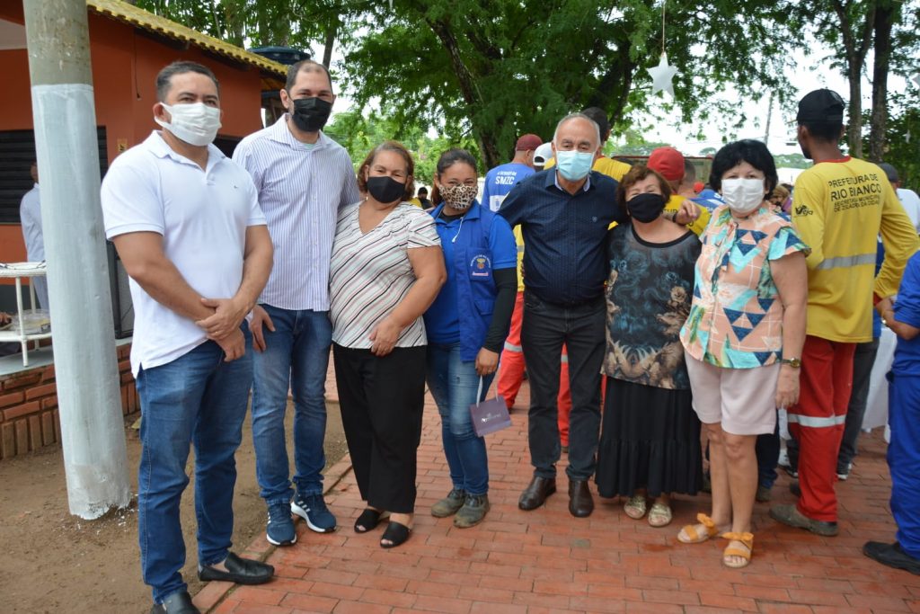 Prefeito de Rio Branco prestigia café comunitário oferecido aos garis e margaridas do Morada do Sol 8 WhatsApp Image 2021 12 10 at 11.54.47