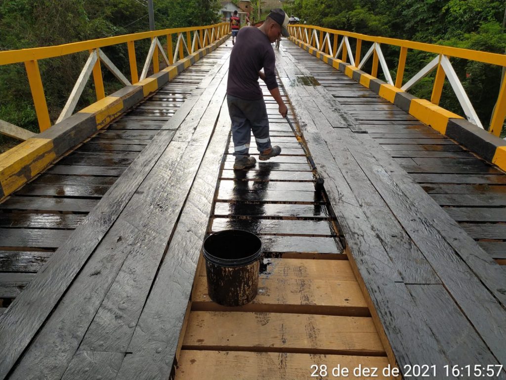 Prefeitura entrega ponte que liga os bairros Canaã e Belo Jardim I totalmente recuperada nesta sexta-feira 5 WhatsApp Image 2021 12 30 at 16.24.56 2