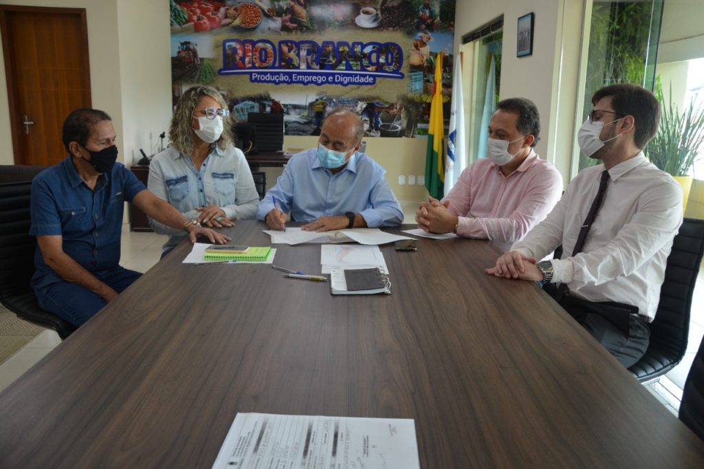 DECRETO FERIAS MEDICOS 13.01 1