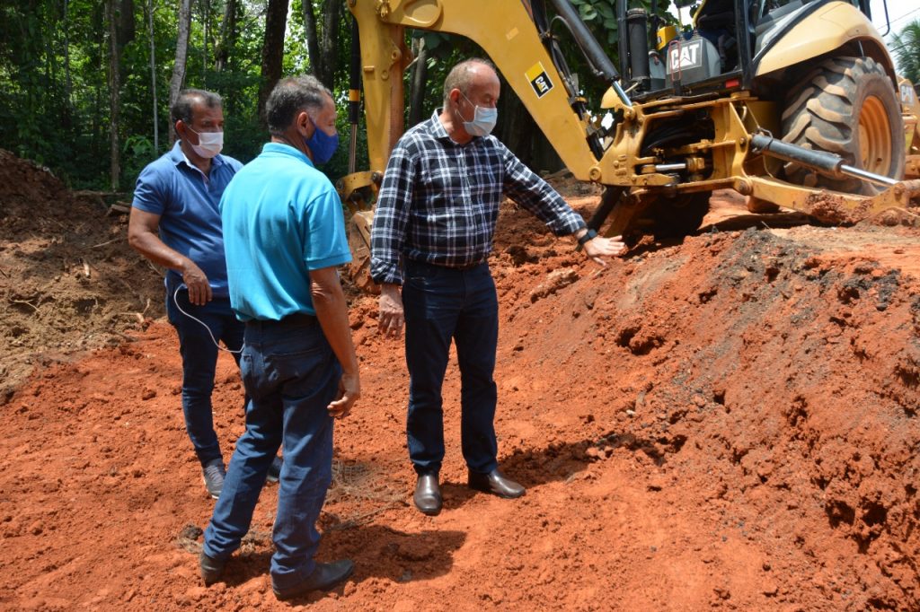 Prefeitura de Rio Branco trabalha para resolver definitivamente problema de erosão em área no bairro Placas 2 OBRA RUA JOAQUIM MACEDO 04 01 2022 5