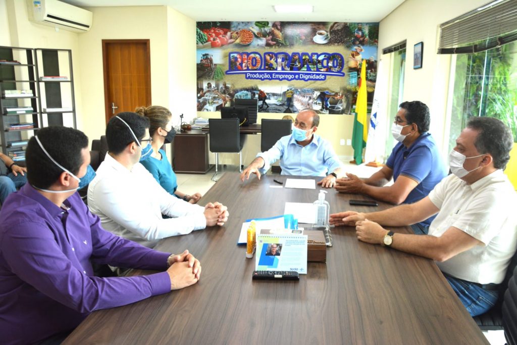 Prefeito recebe diretores da empresa francesa que passa a administrar os aeroportos do Acre 26 3
