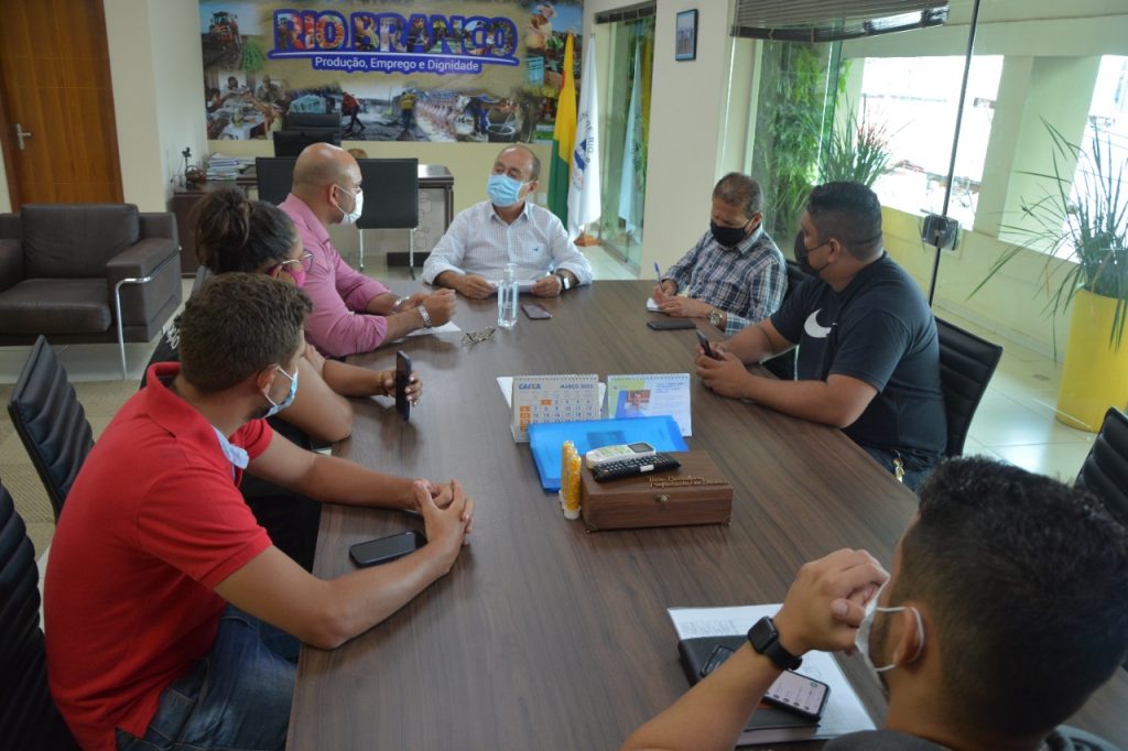 Prefeito de Rio Branco recebe presidente do Galvez Esporte Clube 6 REUNIAO GALVEZ 31.01 3