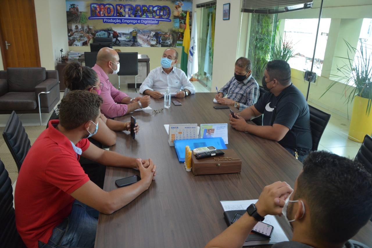 Prefeito Tião Bocalom apoia Rio Branco Futebol Clube e firma parceria –   – Notícias do Acre