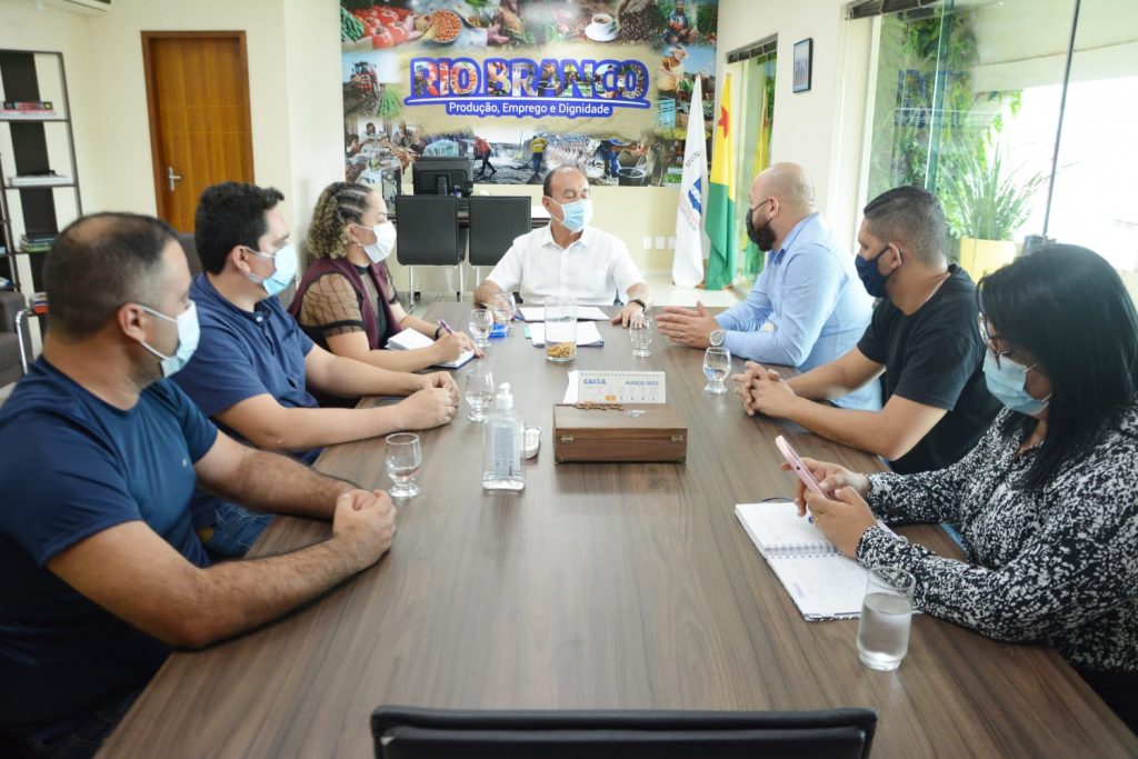Prefeito de Rio Branco recebe secretário de Empreendedorismo e Turismo do Acre e alinham ações voltadas ao turismo na região 5 REUNIAO GABINETE 22.02 5