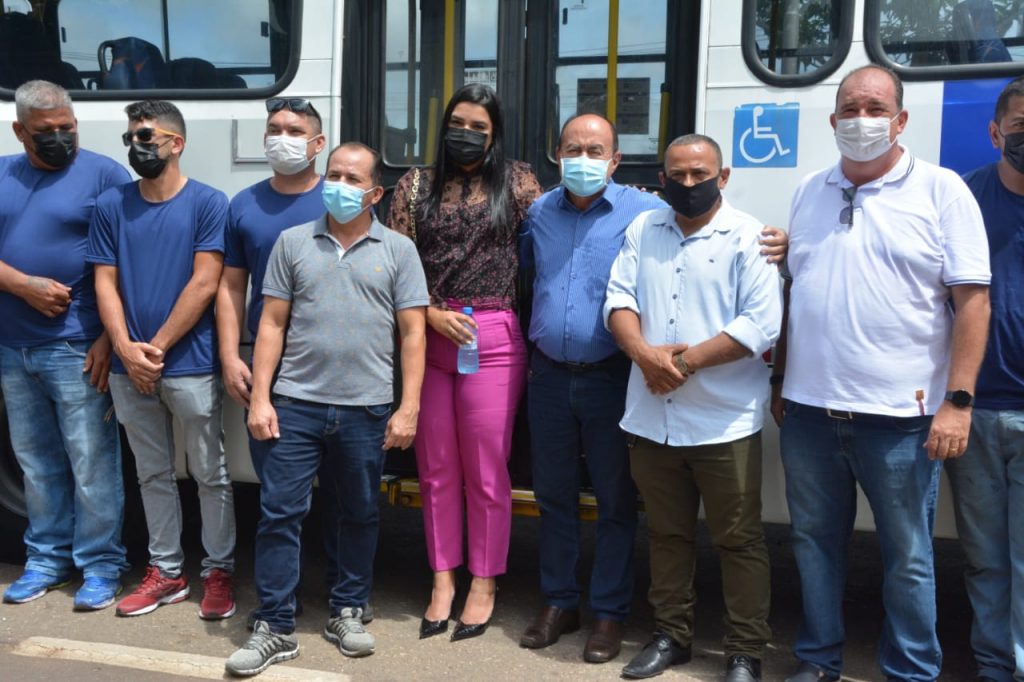 Prefeito Tião Bocalom apresenta parte da nova frota de ônibus da Empresa Ricco que começa a circular no domingo na capital 5 apresentacao frota 11.02 19