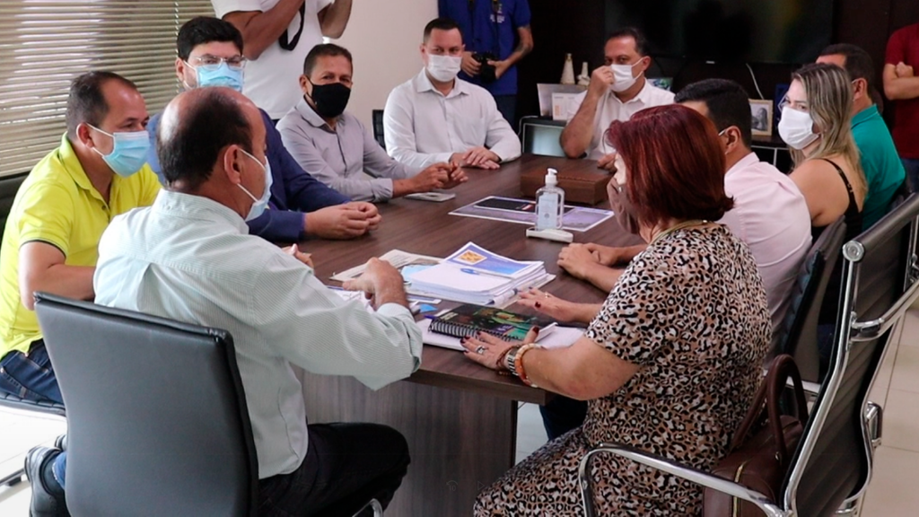 Sindicatos da Educação analisam nova proposta da Prefeitura de Rio Branco sobre reformulação do PCCR 9 003