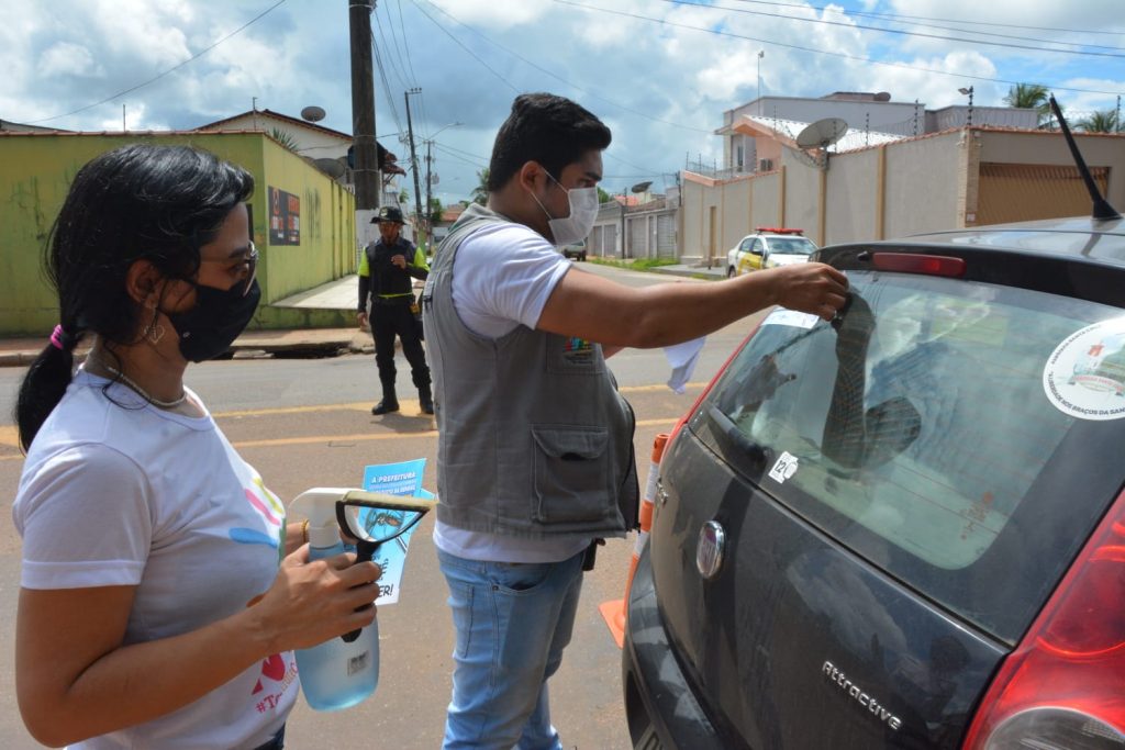 Parceria entre RBTrans e Semsa conscientiza condutores contra o mosquito da dengue, zika e chikungunya 7 BLITZ EDUCATIVA 23.03 7